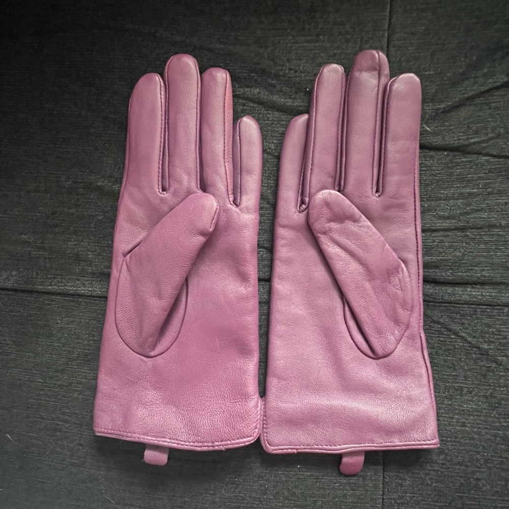 Elegant Purple Leather Gloves